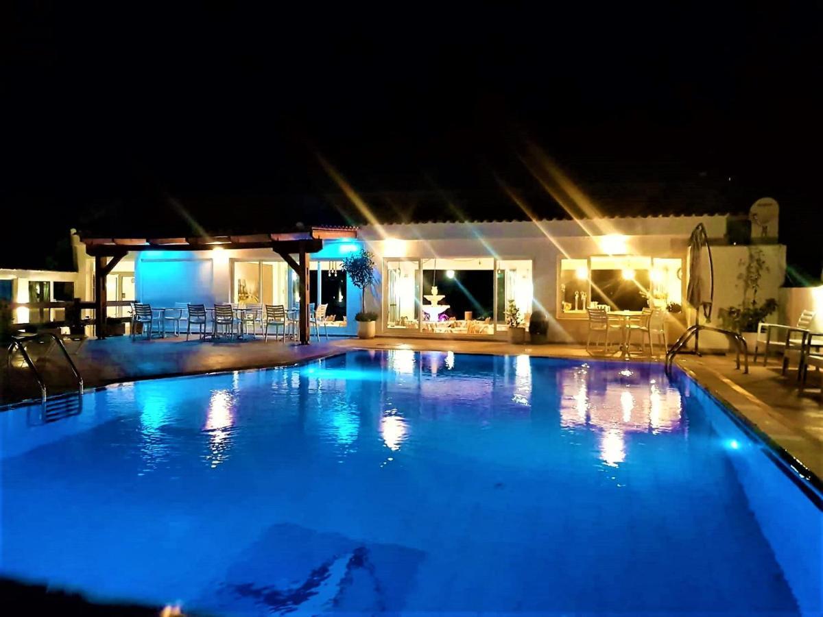 Kasapakis Hotel & Apartments ヘルソニソス エクステリア 写真