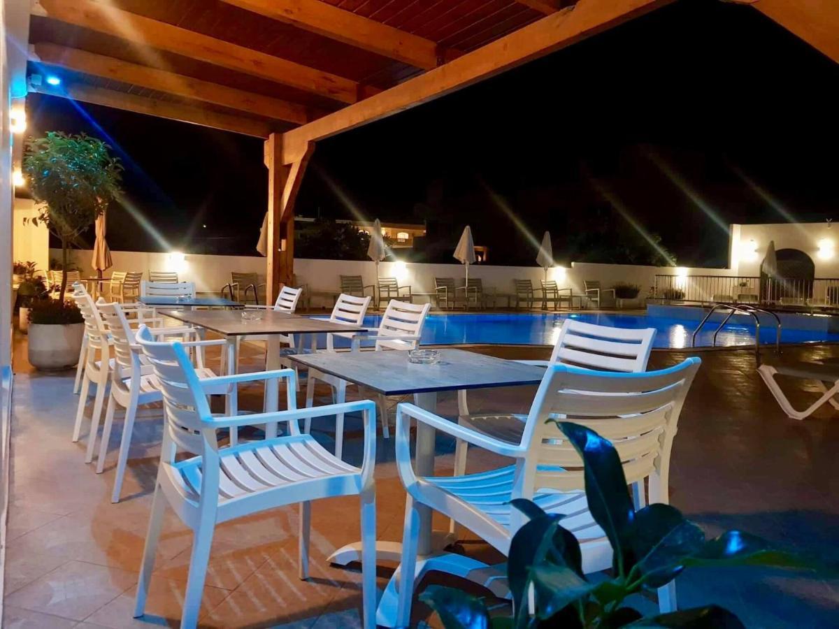 Kasapakis Hotel & Apartments ヘルソニソス エクステリア 写真