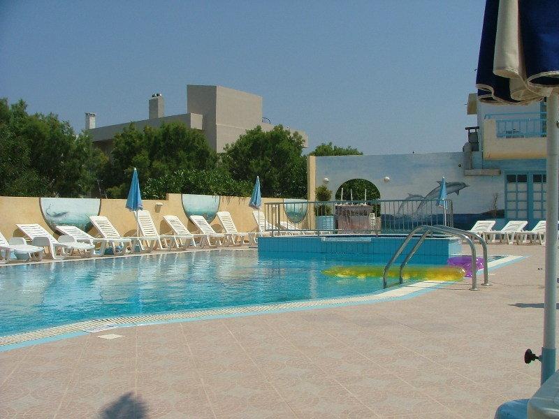 Kasapakis Hotel & Apartments ヘルソニソス エクステリア 写真