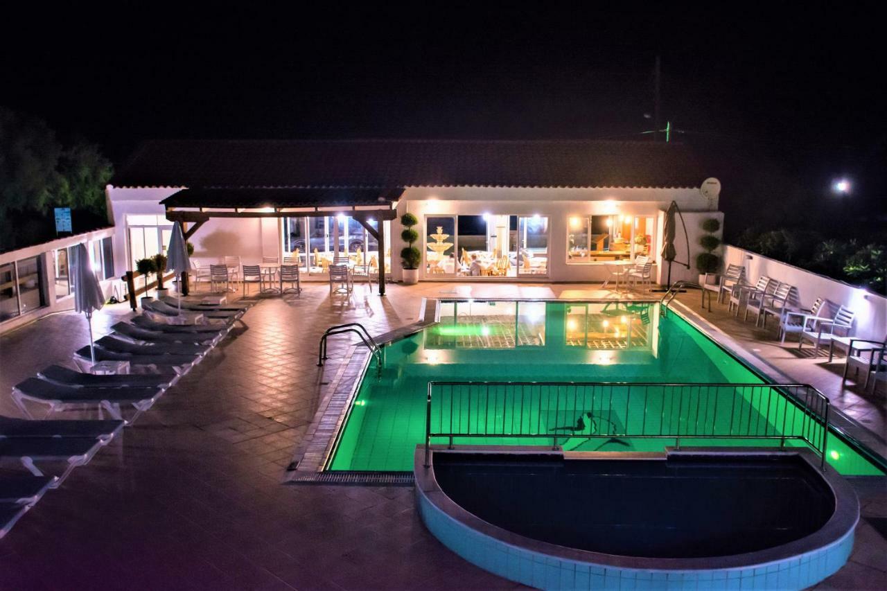 Kasapakis Hotel & Apartments ヘルソニソス エクステリア 写真