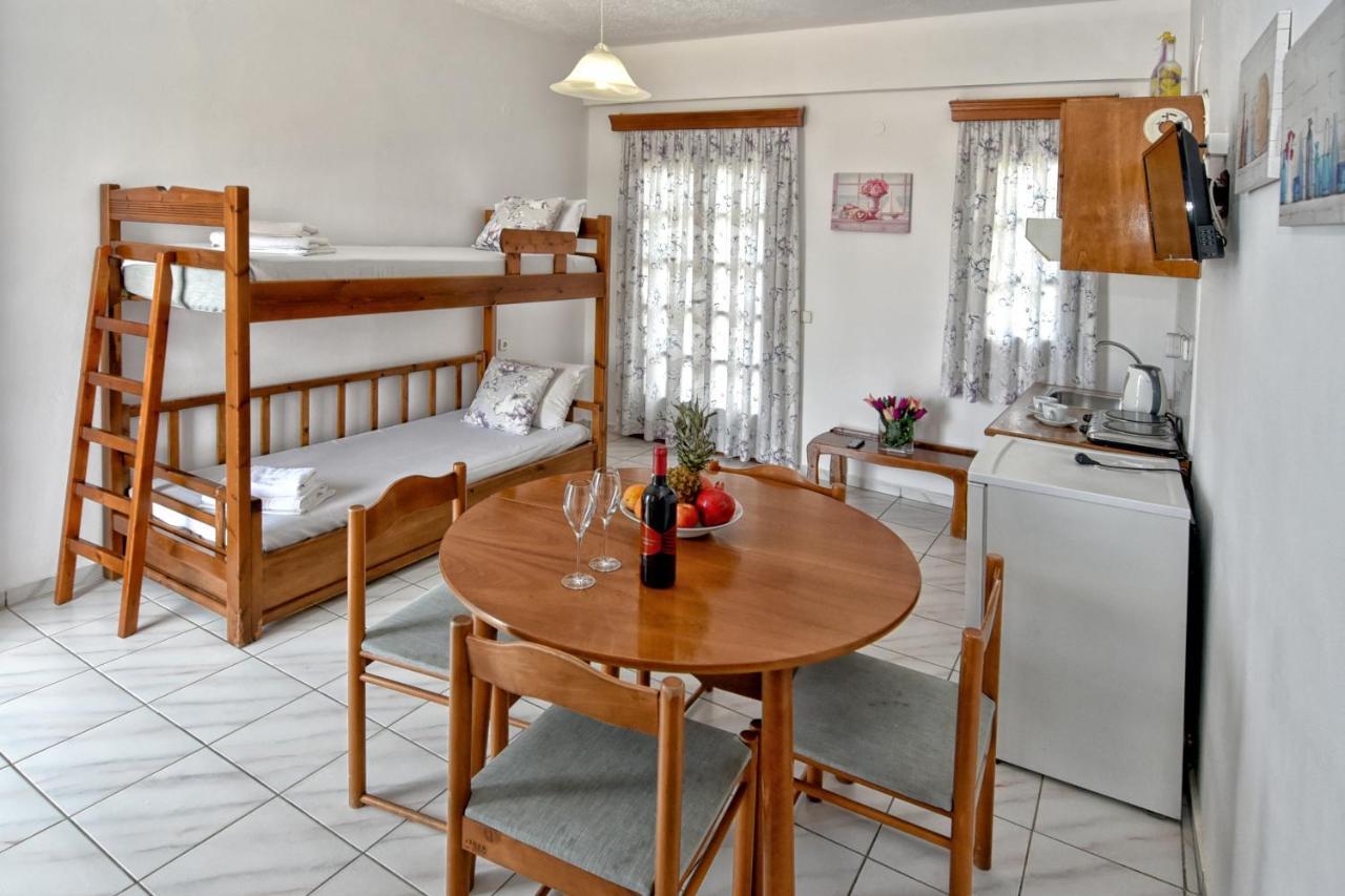 Kasapakis Hotel & Apartments ヘルソニソス エクステリア 写真