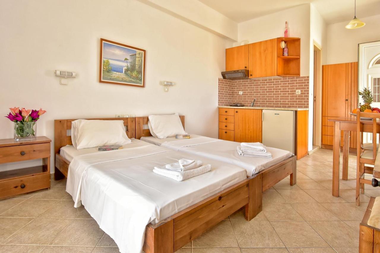 Kasapakis Hotel & Apartments ヘルソニソス エクステリア 写真