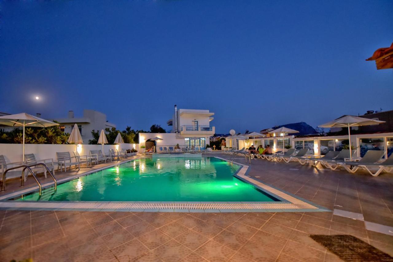 Kasapakis Hotel & Apartments ヘルソニソス エクステリア 写真